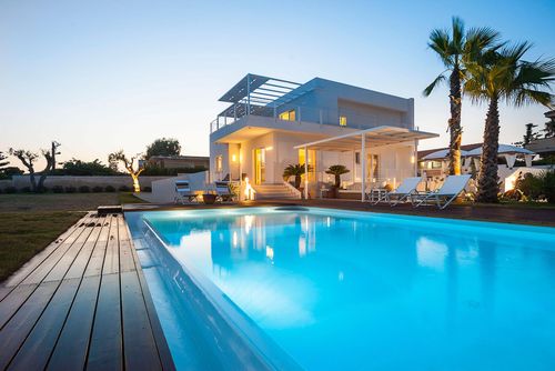 Villa StellaMarina Villa in Marina di Modica, Sizilien, Italien mit privatem Pool für 10 Personen. Das Ferienhaus befindet sich in einer Wohngegend am Strand, 500 m von Marina di Modica und 400 m vom Strand entfernt, sowie 0,1 km vom Rocky Beach, 30 m....