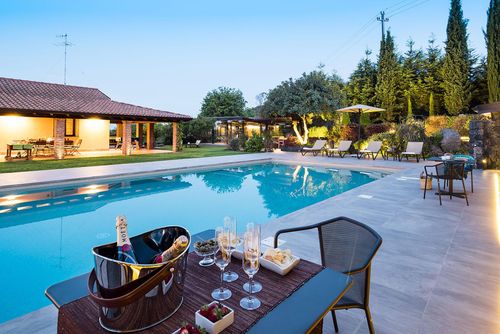 Villa Timeo Villa in Trecastagni, Sicily, Italy with private pool for 7 persons. The house is situated in a rural, residential and mountainous area, 3 km from Viagrande....