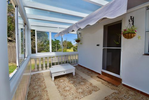 La Laguna Maravillosa y cómoda villa en Chiclana de la Frontera, Costa de la Luz, España, con piscina privada para 6 personas. La casa se encuentra en una zona costera y rural....