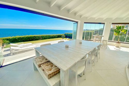 Villa Ultramar by Solidays Modern and luxurious villa in Javea, Costa Blanca, Spain with private pool for 8 persons. The villa is situated close to restaurants, bars, shops and supermarkets, and is 25 m from Playa de l'Arenal beach....