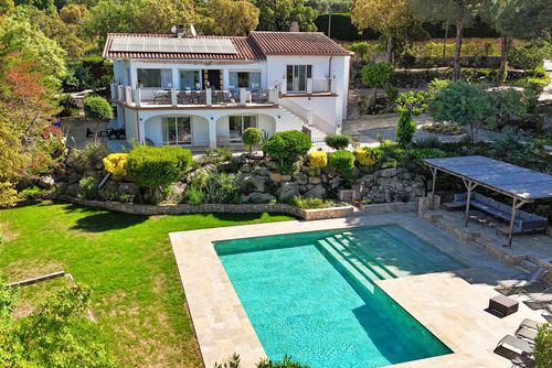Villa La Haya Villa in Santa Cristina d'Aro, Catalonia, Spain with private pool for 14 persons. The house is situated in a coastal, residential and mountainous area and close to a tennis court....