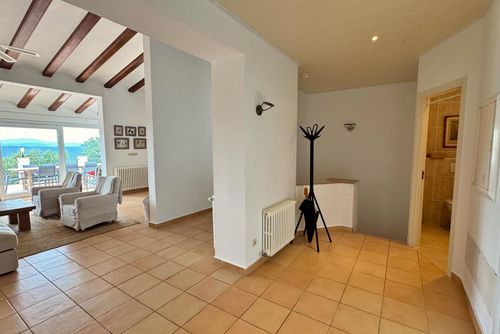 Villa La Haya Villa à Santa Cristina d'Aro, Catalogne, Espagne, avec piscine privée pour 14 personnes. La maison est située dans une zone côtière, résidentielle et montagneuse, à proximité d'un court de tennis....