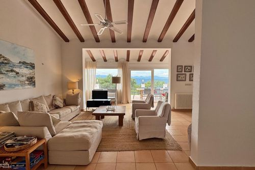Villa La Haya Villa in Santa Cristina d'Aro, Catalonia, Spain with private pool for 14 persons. The house is situated in a coastal, residential and mountainous area and close to a tennis court....