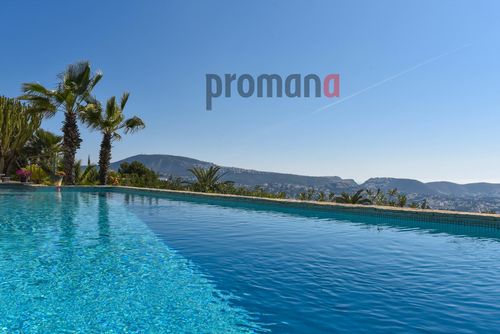 Villa Las Morairas Schöne und luxuriöse Villa mit beheiztem Pool in Moraira, Costa Blanca, Spanien, für 6 Personen. Die Villa befindet sich in einem Küsten- und Wohngebiet und ist 3 km vom Strand entfernt....
