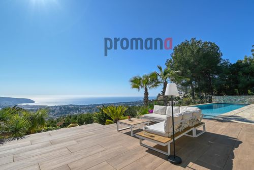 Villa Las Morairas Lovely and luxurious villa with heated pool in Moraira, Costa Blanca, Spain for 6 persons. The villa is situated in a coastal and residential area and is 3 km from the beach....