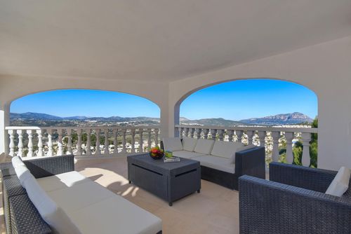 Amarige 6 pax Amplia y encantadora villa en Benitachell, Costa Blanca, España, con piscina privada para 6 personas. La casa está situada en una zona residencial de playa, a 4 km de la playa Cala Moraig y a 4 km de Poble Nou de Benitachell....
