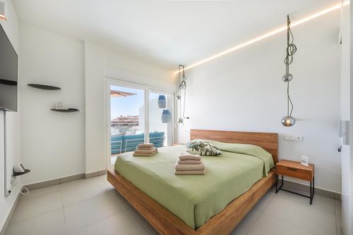 The Hill Collection 5 Wunderbare und luxuriöse Wohnung in Benalmádena, Andalusien, Spanien mit Gemeinschaftspool für 6 Personen. Die Wohnung befindet sich in einem Resort, in einer hügeligen und Wohngegend, nahe bei Restaurants und Bars und 2 km vom Carvajal-Strand entfernt....