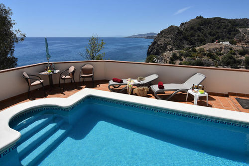 Maro 001 Villa en Maro, Costa del Sol, España  con piscina privada para 4 personas...