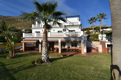 Nerja 003 Mooie en comfortabele villa in Nerja, Costa del Sol, Spanje  met privé zwembad voor 14 personen...
