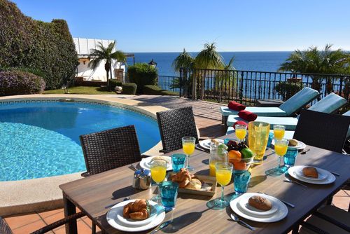 Nerja 055 Villa bonita y confortable  con piscina privada en Nerja, Costa del Sol, España para 8 personas...