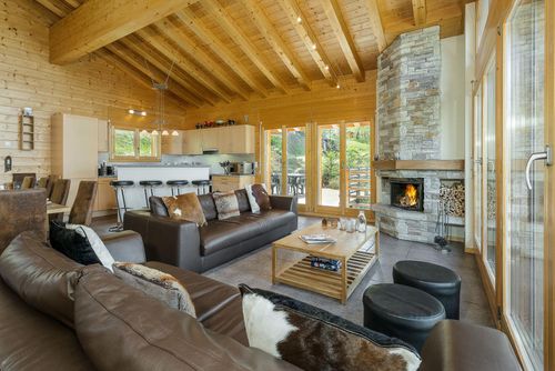 Chalet Kudu - Jacuzzi - Sauna - Views Großes und freundliches Ferienhaus in La Tzoumaz, Vier Täler, Schweiz für 12 Personen. Das Haus befindet sich in einer bergigen Gegend....