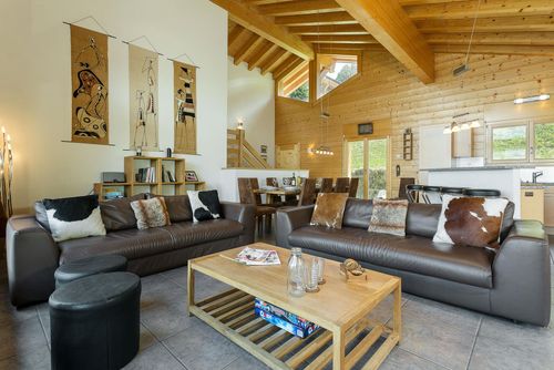 Chalet Kudu - Jacuzzi - Sauna - Views Großes und freundliches Ferienhaus in La Tzoumaz, Vier Täler, Schweiz für 12 Personen. Das Haus befindet sich in einer bergigen Gegend....