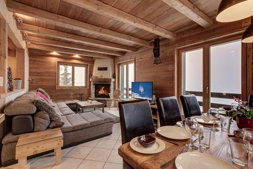 Chalet les Marmottes Linda e confortável casa de férias em La Tzoumaz, Quatro Vale, Suíça, para 10 pessoas. A casa está situada em uma área montanhosa e a 500 m da pista de esqui....