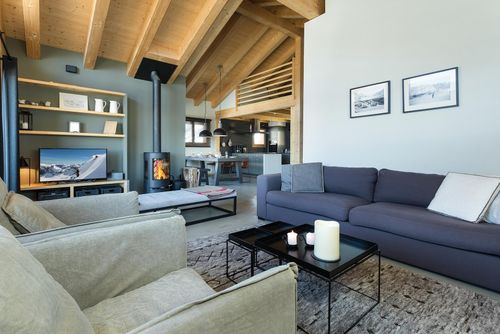 Chalet Aramis - Jacuzzi - Views Maison de vacances moderne et ensoleillée à La Tzoumaz, dans les Quatre Vallées, en Suisse, pour 8 personnes. La maison est située dans une région montagneuse....