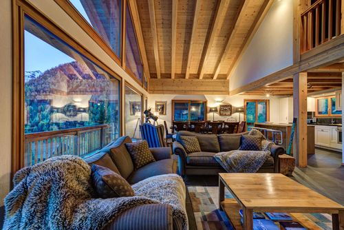 Chalet Aventure Casa de férias em La Tzoumaz, 4 Vallees, Switzerland para 10 pessoas...