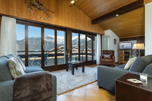 Apartment Penthouse 36 Savoleyres: La Tzoumaz, 4 Vallees, Switzerland. Livingroom, TV and multimedia and Mountain views