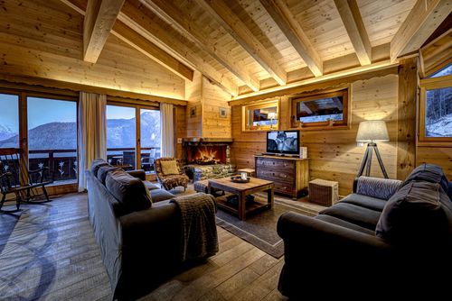 The Penthouse Matins St Laurent Schönes und luxuriöses Apartment in La Tzoumaz, Vier Täler, Schweiz für 12 Personen. Das Apartment befindet sich in einer bergigen Gegend, in der Nähe von Restaurants, Bars und Supermärkten, nur 50 m von der Skipiste und 500 m von der Skilift entfernt....