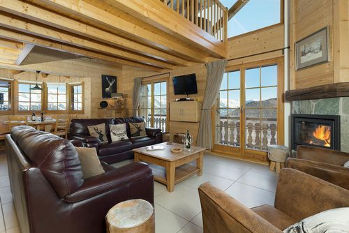 Chalet Chocolat - Jacuzzi Sauna Views Ski-In Ski-Out Schönes und luxuriöses Ferienhaus in La Tzoumaz, 4 Täler, Schweiz für 10 Personen. Das Haus befindet sich in einer bergigen Gegend und liegt nur 50 m von der Skipiste entfernt....