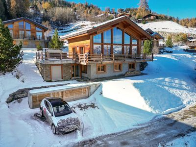 Chalet Tubber: La Tzoumaz, 4 Vallees, Switzerland. Outdoor dining area, Aerial view and Hottub