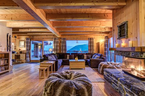 Chalet la Couronne - Jacuzzi Views Ski-In Ski-Out Schönes und luxuriöses Ferienhaus in La Tzoumaz, 4 Vallées, Schweiz für 13 Personen. Das Haus befindet sich in einer bergigen Gegend, in der Nähe von Restaurants, Bars und Supermärkten, nur 50 m von der Skipiste und 50 m von der Seilbahn entfernt....