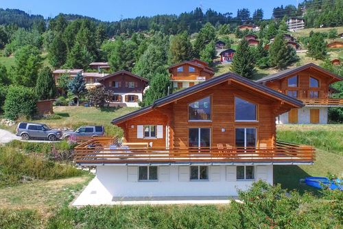 Chalet le Fauconnier Grande location de vacances intime à La Tzoumaz, 4 Vallees, Suisse pour 14 personnes...