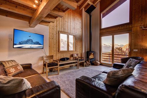 Chalet le Fauconnier: La Tzoumaz, 4 Vallees, Switzerland. Livingroom, TV and multimedia and Mountain views