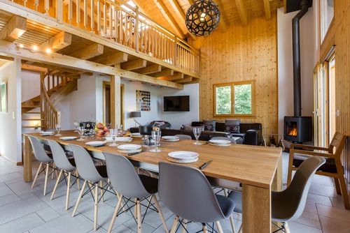 Chalet le Fauconnier Grande location de vacances intime à La Tzoumaz, 4 Vallees, Suisse pour 14 personnes...