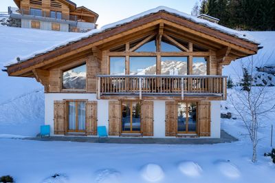 Chalet Gentiane: La Tzoumaz, 4 Vallees, Switzerland. Aerial view