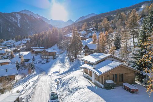 Chalet Khione Location de vacances charmante et confortable à La Tzoumaz, 4 Vallees, Suisse pour 8 personnes...