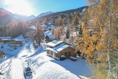 Chalet Khione Location de vacances charmante et confortable à La Tzoumaz, 4 Vallees, Suisse pour 8 personnes...