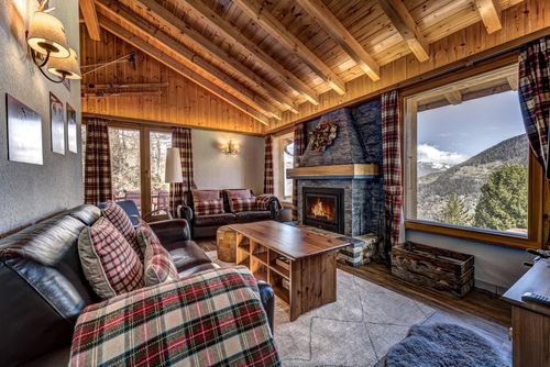 Chalet Khione Location de vacances charmante et confortable à La Tzoumaz, 4 Vallees, Suisse pour 8 personnes...