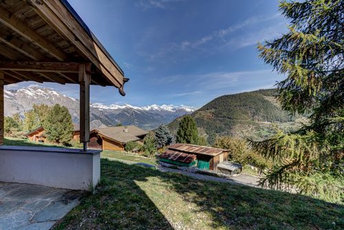 Chalet Khione Location de vacances charmante et confortable à La Tzoumaz, 4 Vallees, Suisse pour 8 personnes...