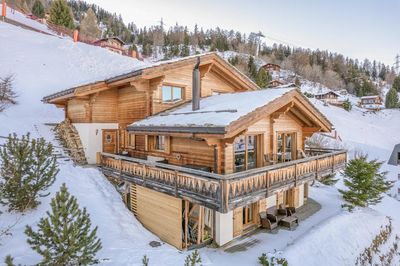 Chalet le Grand Ours - Jacuzzi Sauna Views Ski-In Ski-Out: La Tzoumaz, 4 Vallees, Switzerland. Aerial view