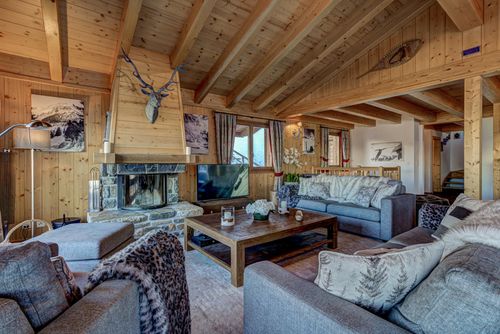 Chalet le Grand Ours - Jacuzzi Sauna Views Ski-In Ski-Out Schönes und luxuriöses Ferienhaus in La Tzoumaz, Vier Täler, Schweiz für 13 Personen. Das Haus befindet sich in einer bergigen Gegend, nahe Restaurants, Bars und Supermärkten, nur 50 m von der Skipiste und 500 m von der Seilbahn entfernt....
