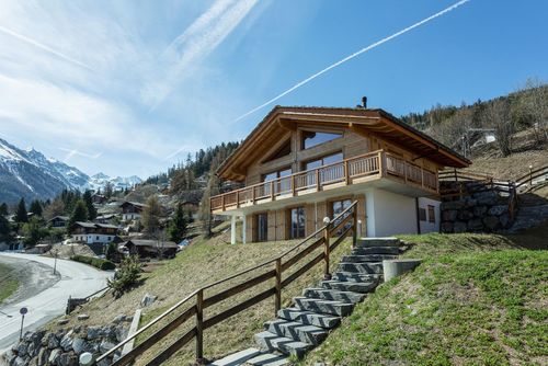 Chalet Joli Casa de férias bonita e aconchegada em La Tzoumaz, 4 Vallees, Switzerland para 10 pessoas...