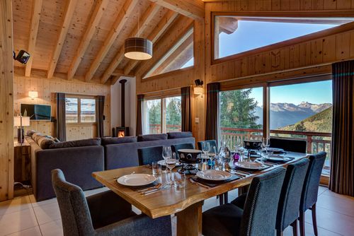 Chalet Joli Casa de férias bonita e aconchegada em La Tzoumaz, 4 Vallees, Switzerland para 10 pessoas...