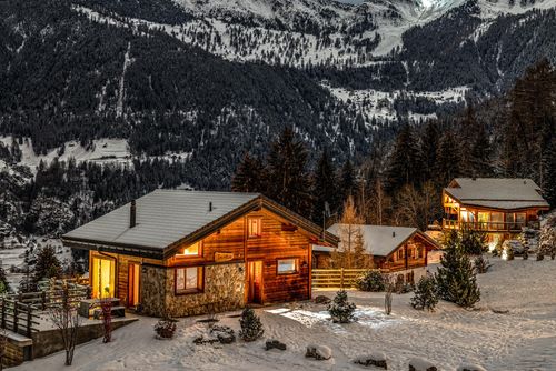 Chalet Inchalat Casa de férias maravilhosa e aconchegada em La Tzoumaz, 4 Vallees, Switzerland para 8 pessoas...