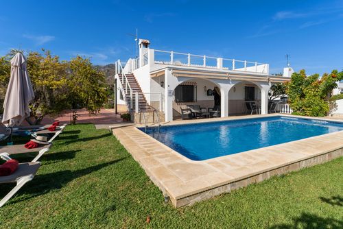 Nerja 010 Villa bonita  con piscina privada en Nerja, Costa del Sol, España para 6 personas...