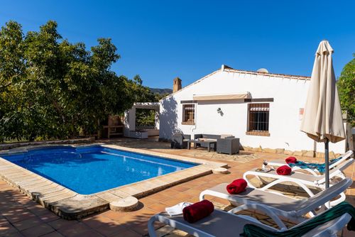 Nerja 029 Prachtige en comfortabele villa  met privé zwembad in Nerja, Costa del Sol, Spanje voor 4 personen...