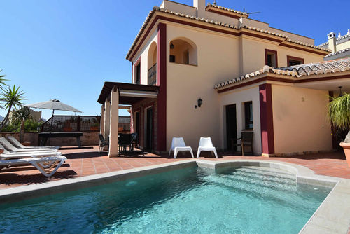 Nerja 064 Villa moderna y confortable  con piscina privada en Nerja, Costa del Sol, España para 6 personas...