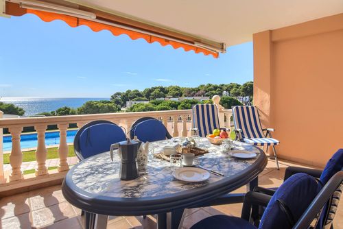 Poolbeach VI 4 pax Classic and cheerful apartment with communal pool in Moraira, Costa Blanca, Spain for 4 persons. The apartment is situated in a residential beach area, close to restaurants, bars, and shops, at 50 metres from Platgetes Beach and at 50 metres from the Mediterranean Sea....