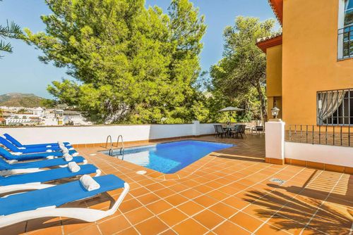 Nerja 041 Villa grande y confortable en Nerja, Costa del Sol, España  con piscina privada para 6 personas...