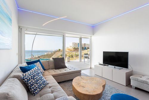 South Beach 6 2B Comfortable apartment with communal pool in Benalmádena, Costa del Sol, Spain for 5 persons. The apartment is situated in a holiday complex with bar and restaurant, in a residential beach area and 500 m from the beach....