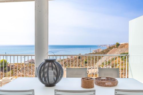 South Beach 6 2B Comfortable apartment with communal pool in Benalmádena, Costa del Sol, Spain for 5 persons. The apartment is situated in a holiday complex with bar and restaurant, in a residential beach area and 500 m from the beach....