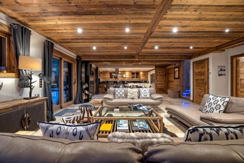 Chalet Courterre - Jacuzzi, Mont Blanc Views Beautiful and luxurious holiday house in Chamonix-les-Praz, Mont Blanc, France for 10 persons. The house is situated in a mountainous area, close to a golf course, 4 km from Chamonix and 0....