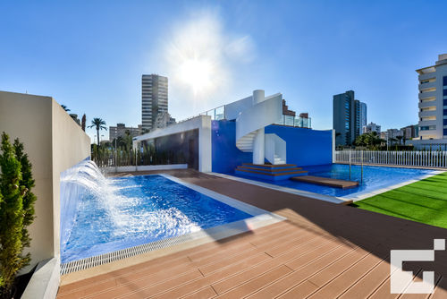 Arenal Beach 512 Schönes und komfortables Apartment mit Gemeinschaftspool in Calpe, Costa Blanca, Spanien für 4 Personen. Das Apartment befindet sich in einer urbanen Strandlage, in der Nähe von Restaurants und Bars, Geschäften und Supermärkten, und nur 200 m vom Arenal-Bol Strand entfernt....