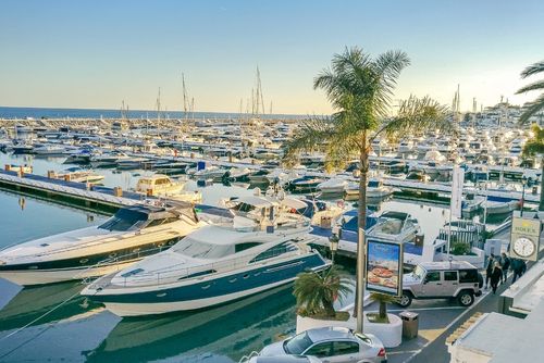 Puerto Banus Apartment With Sea View Holiday house in Marbella, Costa del Sol, Spain  with communal pool for 4 persons...