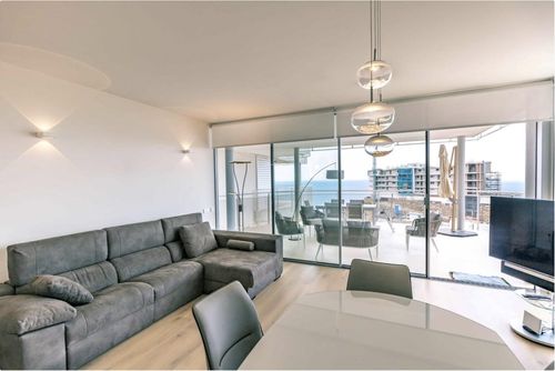 Leilighet Peninsula 3 bedroom floor 3 D: Benalmadena, Costa del Sol, Spania. Stue-spisestue og TV