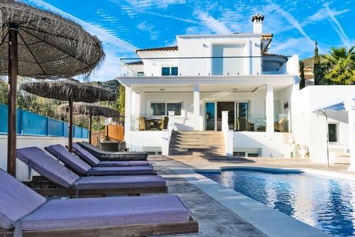 Villa Vetori Villa  med privat pool i Benalmadena, på Costa del Sol, Spanien med plads til 12 personer...