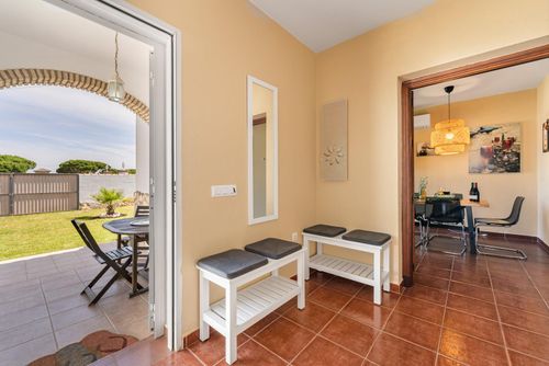 Fortuna Hermosa y cómoda villa en La Barrosa, Costa de la Luz, España, con una piscina privada para 6 personas. La casa está situada en una zona residencial de playa y se encuentra a 2 km de la playa de La Barrosa....